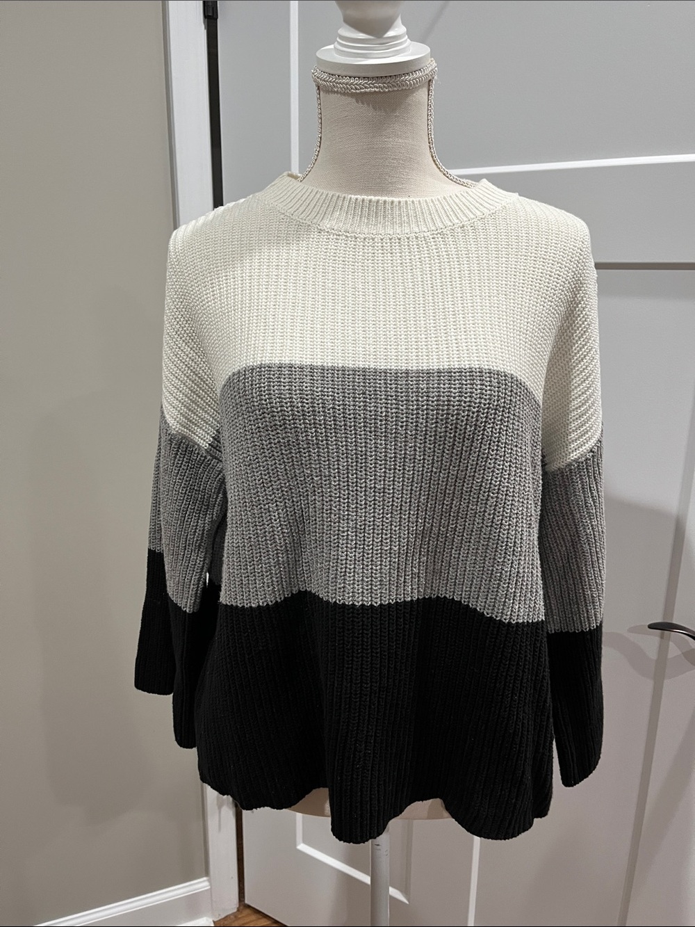 Neutral Colorblock Crewneck Sweater - Cream, Gray & Black